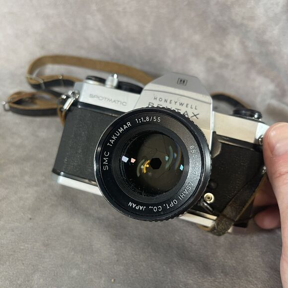 Pentax Spotmatic 35mm SLR Film Camera with Super Takumar lens & Wide Angel Lens - Picture 11 of 16